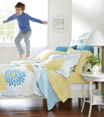Full Bloom Quilt and...